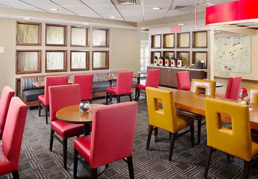 费耶特维尔n /斯普林万豪广场套房酒店. 斯普林代尔 外观 照片